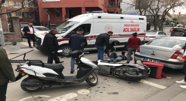 Başkentte otomobile çarpan motosikletin sürücüsü yaralandı