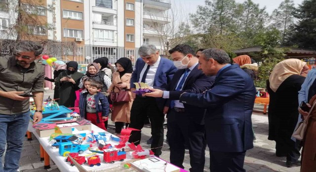 Batmanda anaokul öğrencileri velileri ile oyuncak tasarladı