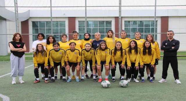 Batmanın kadın futbol takımı namağlup yoluna devam ediyor