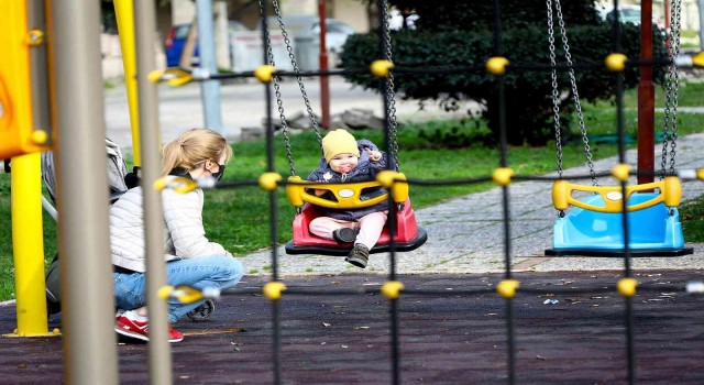 Bayraklının parklarına modern dokunuş