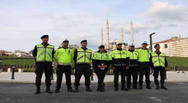 Bayramınız Kemerli Olsun denetiminde küçük çocuğun kemer takması takdir topladı