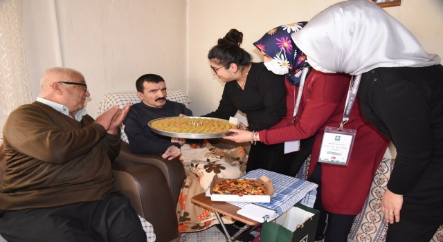 Bedensel engelli Bilalin yüzünü güldüren doğum günü sürprizi