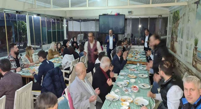 Berberler ve kuaförler iftarda bir araya geldi