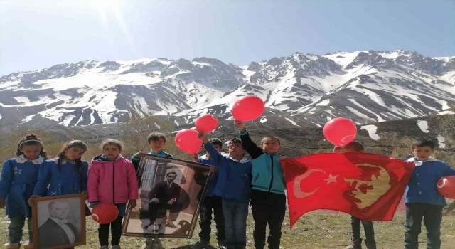 Berit Dağında 23 Nisan coşkusu