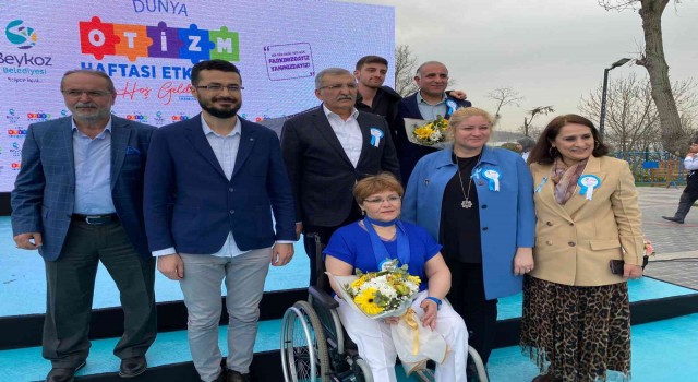 Beykozda özel bireyler, Dünya Otizm Farkındalık Haftası etkinliğinde kurabiye yaptı, gönüllerince eğlendi