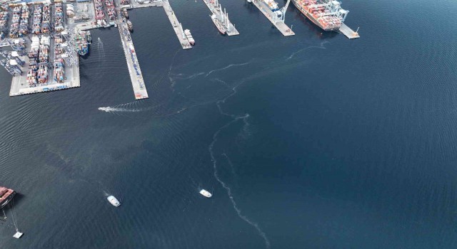 Beylikdüzü açıklarında müsilaj izleri görüldü