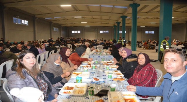 Beylikovada 2 bin kişiyi buluşturan iftar programı