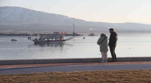 Beyşehir Gölünde tekne turları başladı