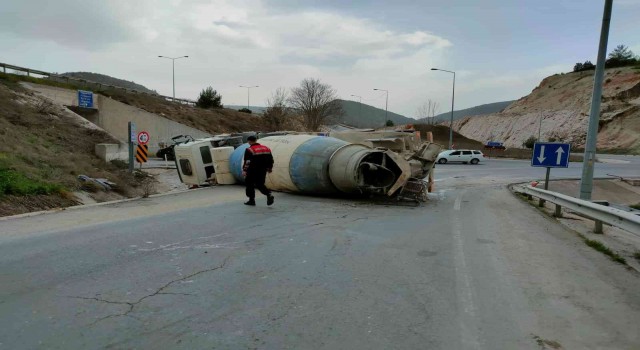 Bilecikte beton mikserini devrilmesi sonucu 1 kişi yaralandı