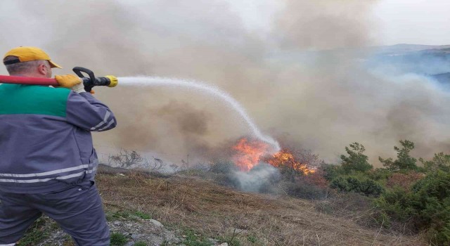 Bilecikte küçük çaplı başlayan orman yangını giderek büyüyor
