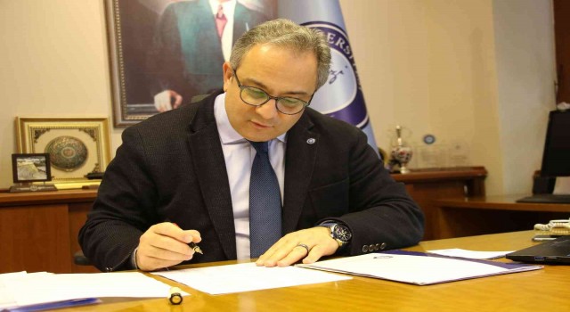 Bilim Kurulu Üyesi Prof. Dr. İlhan: “Salgın devam ediyor ama etkisi iyice azaldı”