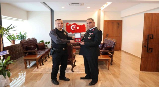 Bingölde jandarma, Polis Haftası nedeniyle Emniyet Müdürüyle bir araya geldi