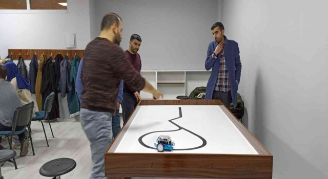Bingölde öğretmenlere ‘temel robotik kursu eğitimi
