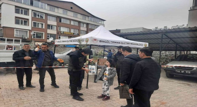 Bingölde vatandaşlara 18 bin fidan dağıtıldı