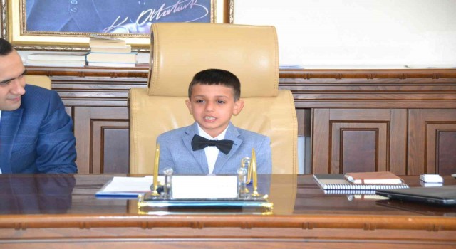 Bir günlüğüne Kargı kaymakamı oldu