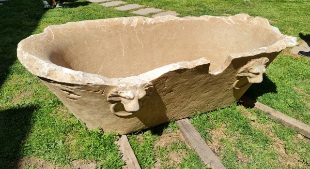 Bir tonluk 1800 yıllık mermer küvet Afrodisias Müzesinde sergilenecek