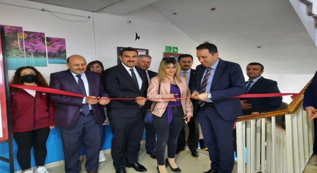 Bolvadinde Halk Eğitim Merkezi ve Akşam Sanat Okulu sergisi açıldı