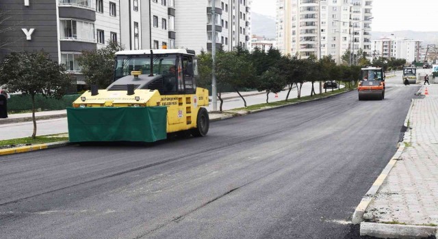 Bozulan yollar yenileniyor