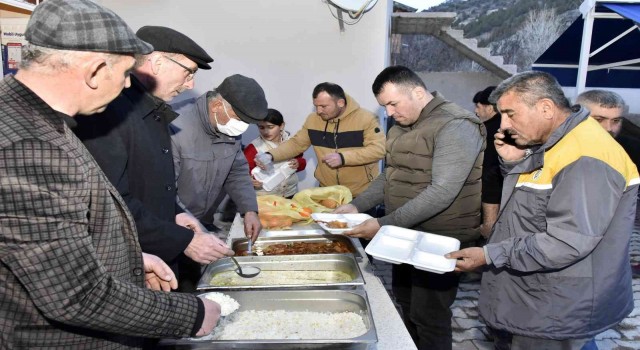 Bu köyden iftar yapmadan ‘Geçit yok