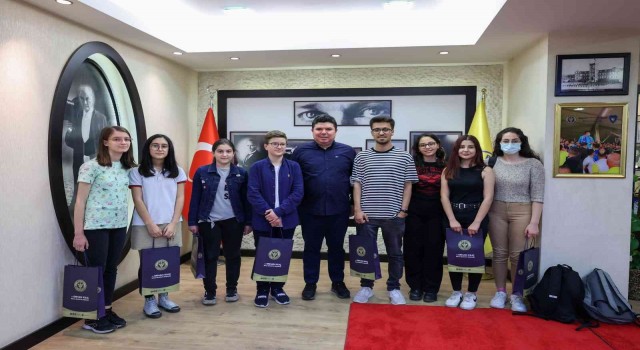 Buca Belediyesi Dijital Dershanede ödüller sahiplerini buldu