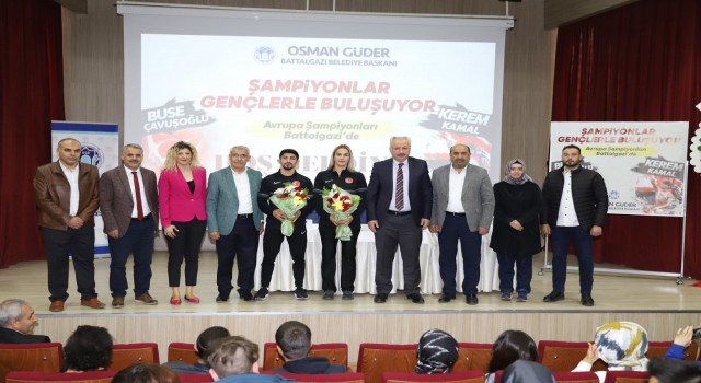 Budapeşte şampiyonları Battalgazideki gençlerle buluştu