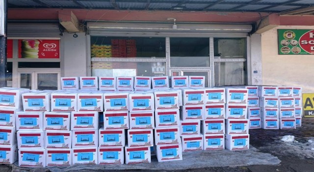 Bulanıklı işadamından 700 koli gıda yardımı