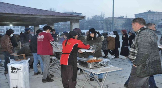 Bulanıkta iftar çadırı kuruldu