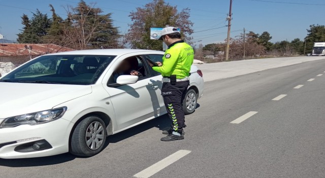 Burdurda hız limitini aşan 158 sürücüye para cezası