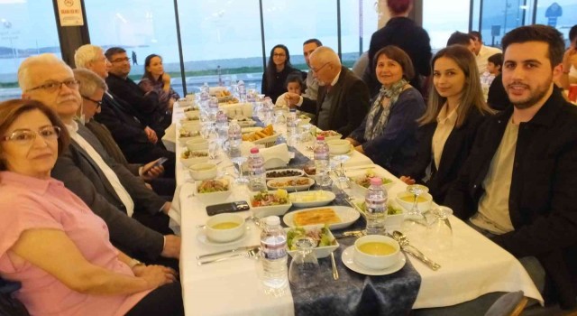 Burhaniyede mimarlar iftar yemeğinde bir araya geldi