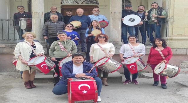 Burhaniyede Özgür Kanatlar Bandosu 13 Nisana hazırlanıyor