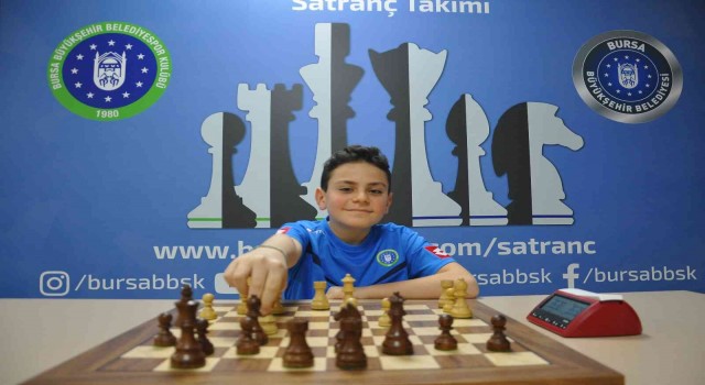 Bursa Büyükşehir Belediyesporlu satranççı Ediz Gürelden bir şampiyonluk daha