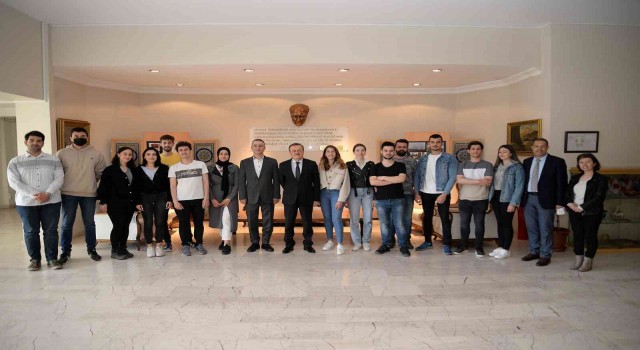 Bursa iş dünyası gençlere sahip çıkmaya devam ediyor