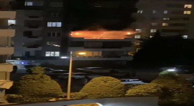 Bursada korkutan yangın.. Ev alev alev yandı