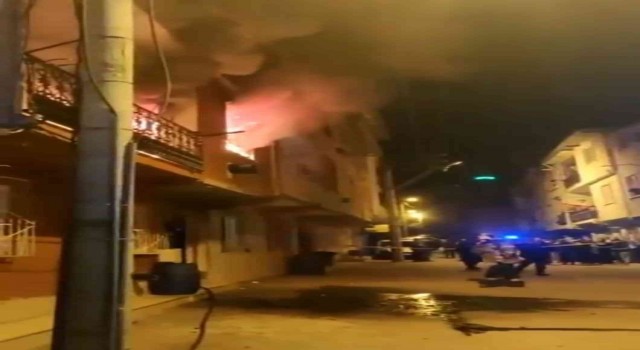 Bursada sahur vakti ev alev alev yandı