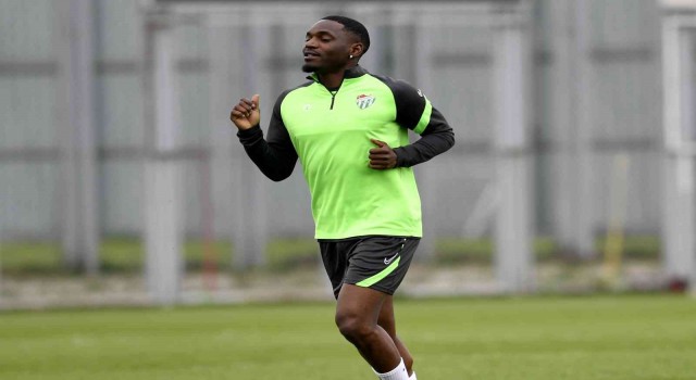 Bursasporda kadro dışı kalan Bifoumadan açıklama geldi