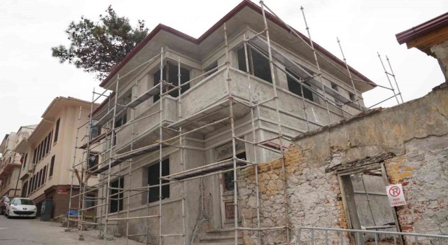 Büyükşehir Belediyeden kent merkezine tarihi sokak