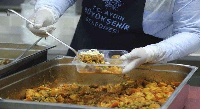 Büyükşehir Belediyesi vatandaşları iftar sofralarında buluşturacak