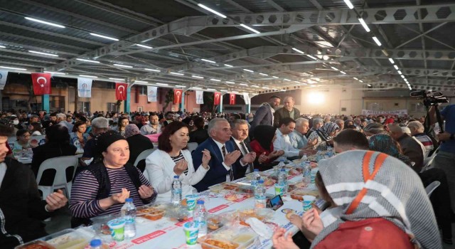 Büyükşehir onbinlerce vatandaşı gönül sofralarında buluşturdu