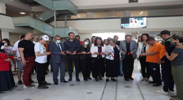 Büyükşehirde otizm farkındalık sergisi