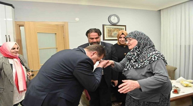 Büyükşehirden binlerce kişilik iftar, binlerce koli