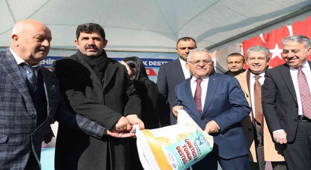 Büyükşehirden tarıma 3 ayda 25 milyon TLlik 3 bin ton tohum desteği