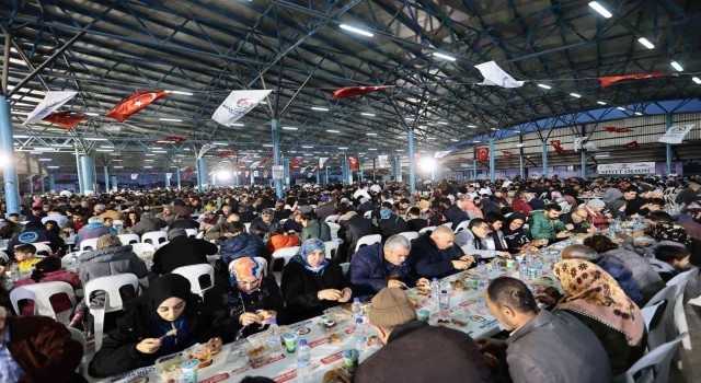Büyükşehrin iftar bereketi bu kez Anafartalara taşındı