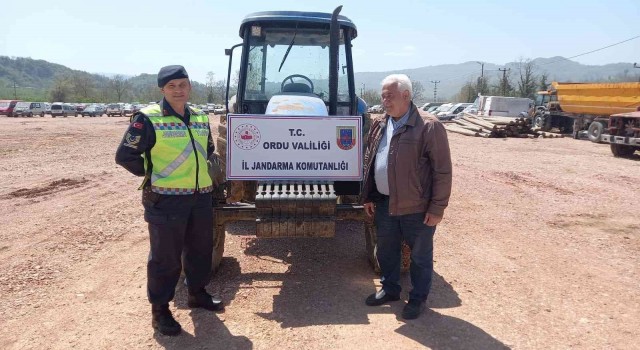 Çalıntı traktör 11 yıl sonra jandarma tarafından bulundu