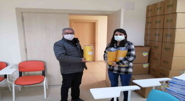 Çamelili çiftçilere zararlılara karşı tuzak desteği