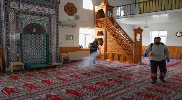 Camiler dezenfekte ediliyor