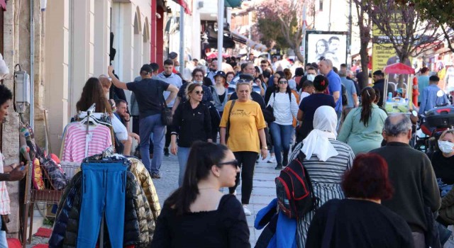 Çarşı ve pazarda Bulgar turist bereketi: Adım atacak yer kalmadı