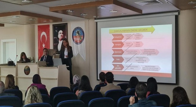 Çavuşoğlu: “Bağımlılıkla mücadelede damgalamanın önüne geçilmeli”
