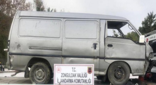 Çekici ile araç çalanlar yakalandı