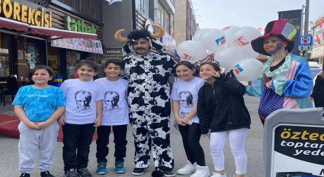 Çekmeköyde 23 Nisan coşkusu cadde ve sokaklara taşındı