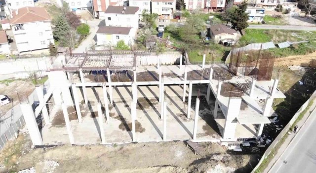 Çekmeköyde dairesi yanan ev sahibinden İBBye itfaiye tepkisi